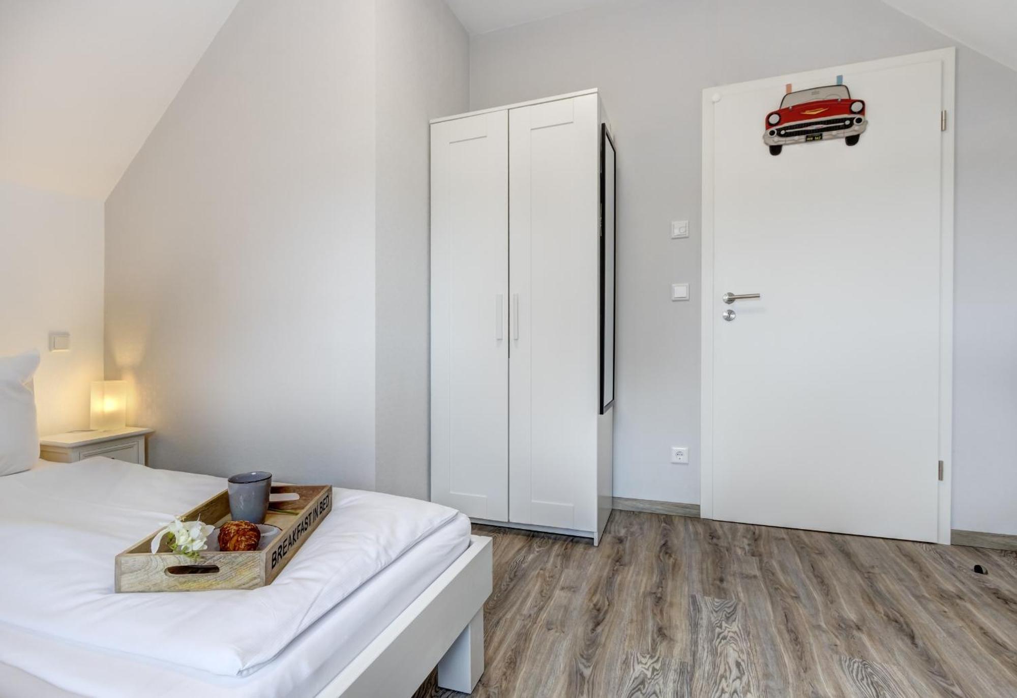 Haus Strandkoerv Mit Fass-Sauna Loddin Exterior photo